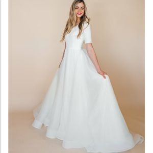 ELIZABETH COOPER WEDDING DRESS (NEVER WORN)